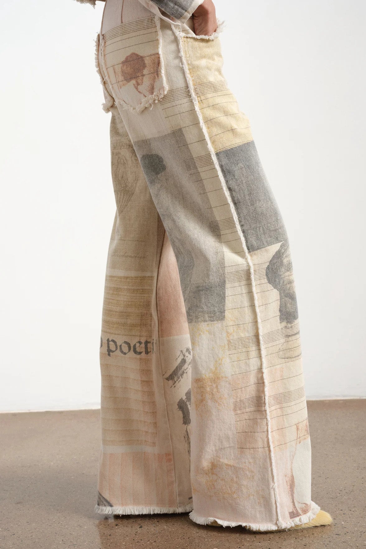 Vintage Print Wide Leg Straight Jeans