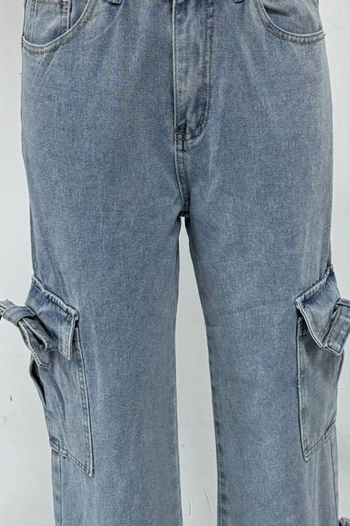 Low Rise Wide Leg Cargo Jeans