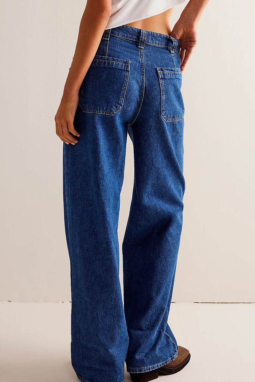 Classic Mid-Rise Comfort Jeans