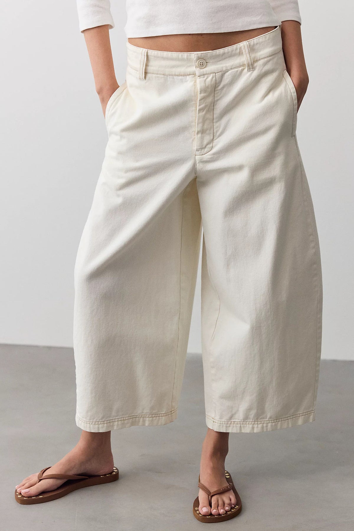 Cropped Wide-Leg Jeans