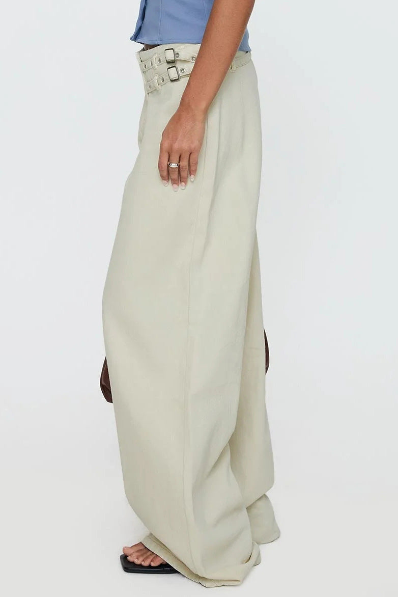 Low-Rise Wide-Leg Cargo Jeans