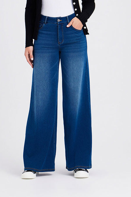High-Stretch Wide Leg Fitness Jeans