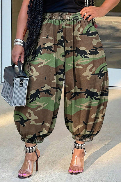 Camo Print Balloon Cropped Pants