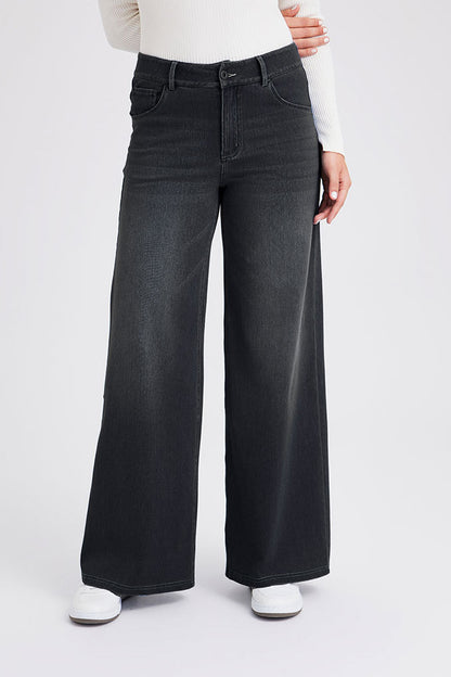 High-Stretch Wide Leg Fitness Jeans