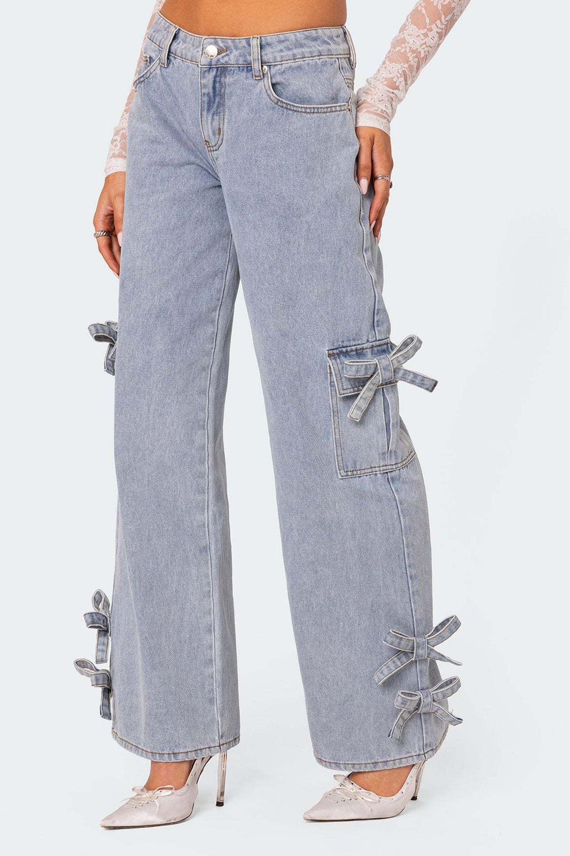 Low Rise Wide Leg Cargo Jeans
