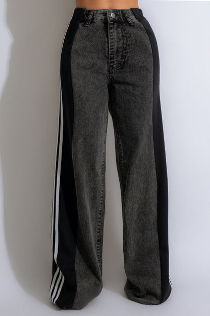 Wide Jeans with Wide Contrast Side Lines