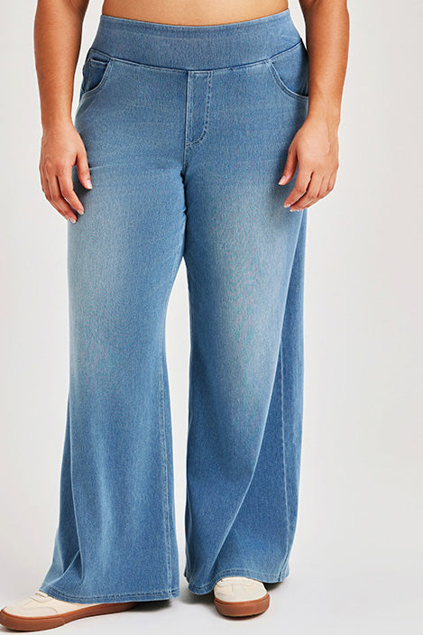 Curvy High-Stretch Wide Leg Pull-On Jeans