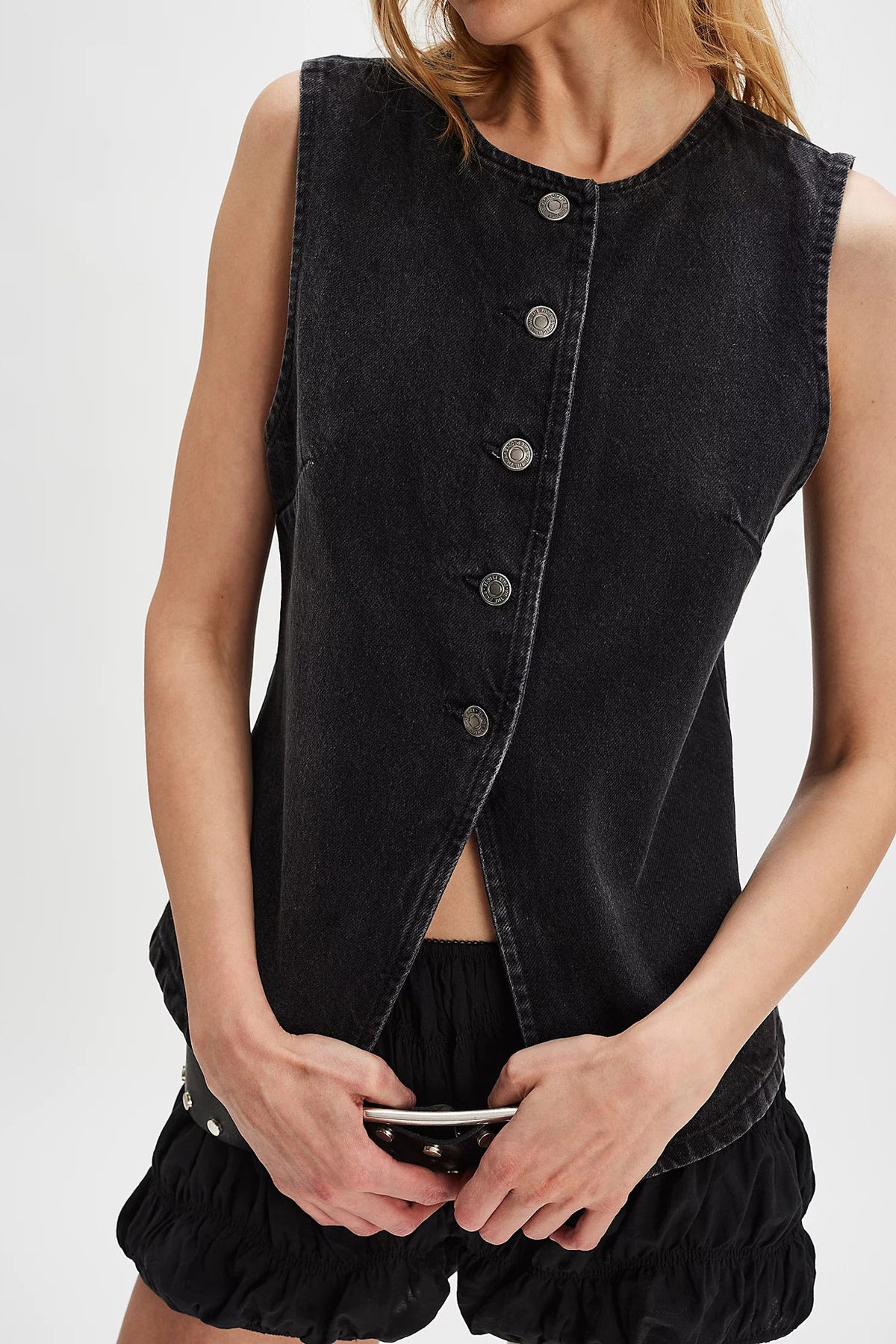 Slim Fit Buttoned Sleeveless Denim Vest