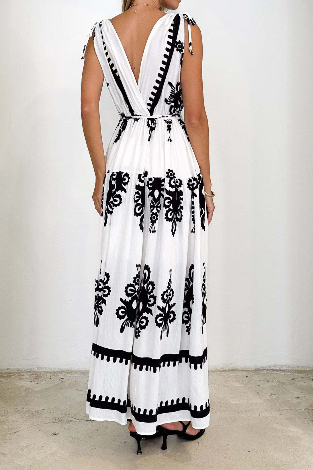 Bohemian Floral Print V-Neck Maxi Dress