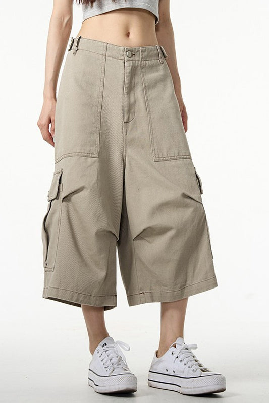 Baggy Cargo Capri Jeans with Utility Pockets