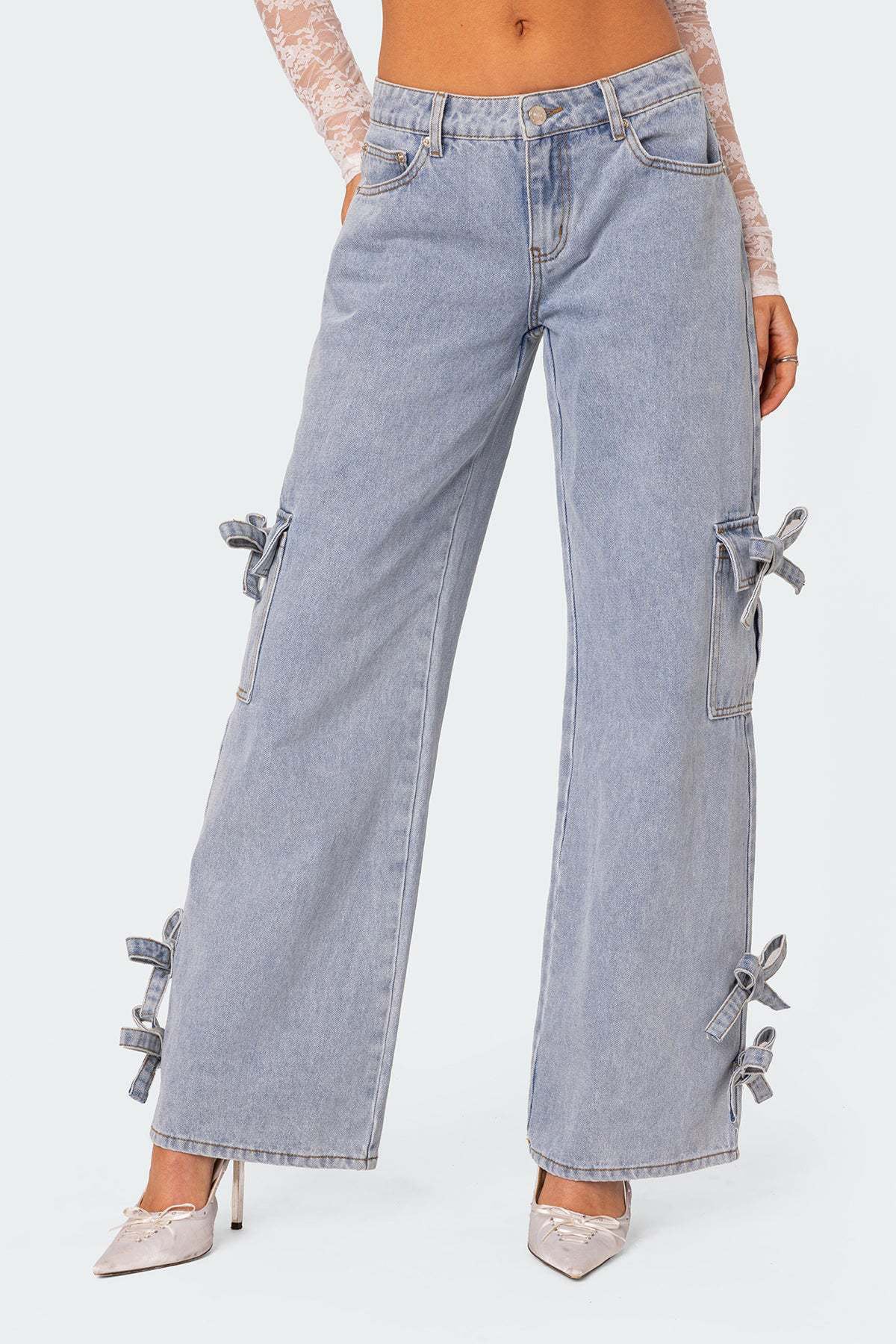 Low Rise Wide Leg Cargo Jeans